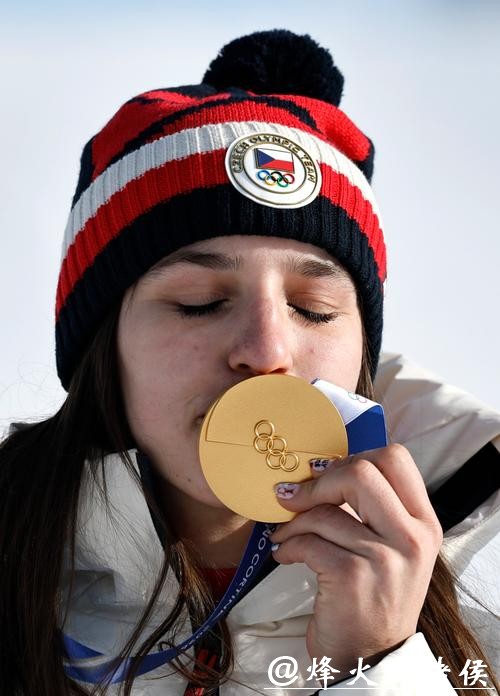 冬奥会单板滑雪女子平行大回转 捷克选手夺冠