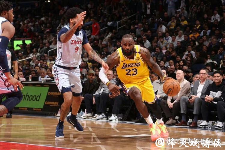 詹姆斯24+11布朗尼5分 湖人大胜送奇才16连败